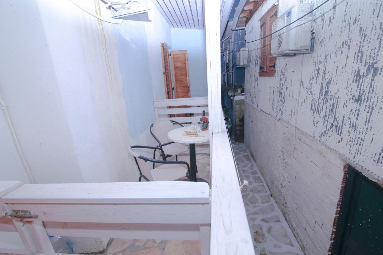 Orfeas Studios Vasiliki Exterior foto